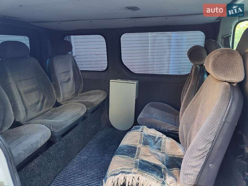 Минивэн Opel Vivaro 2002 в Черновцах