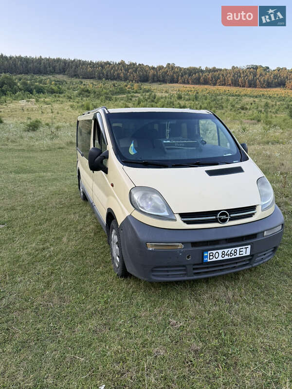 Минивэн Opel Vivaro 2004 в Бучаче