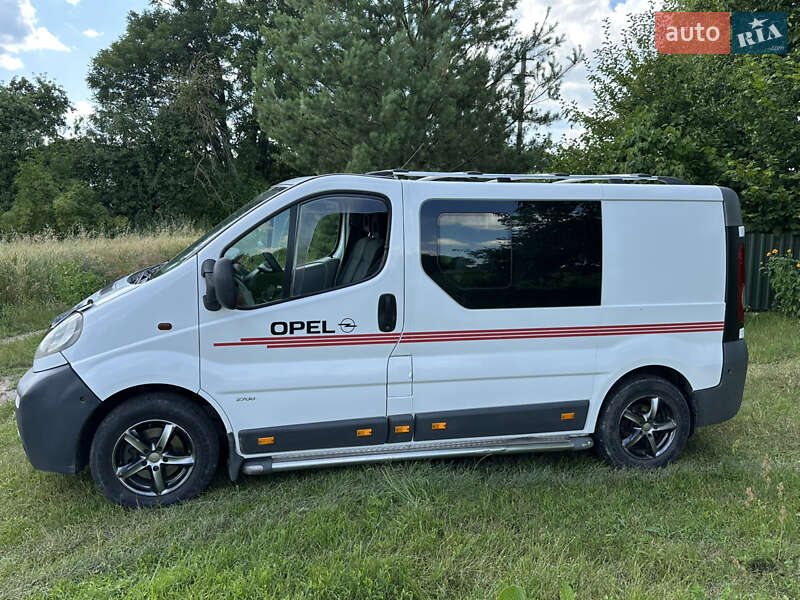 Минивэн Opel Vivaro 2003 в Владимире
