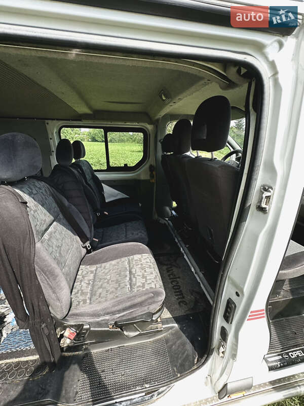 Минивэн Opel Vivaro 2003 в Владимире