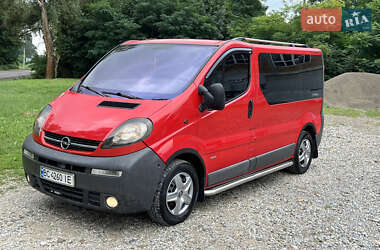 Мінівен Opel Vivaro 2001 в Чернівцях
