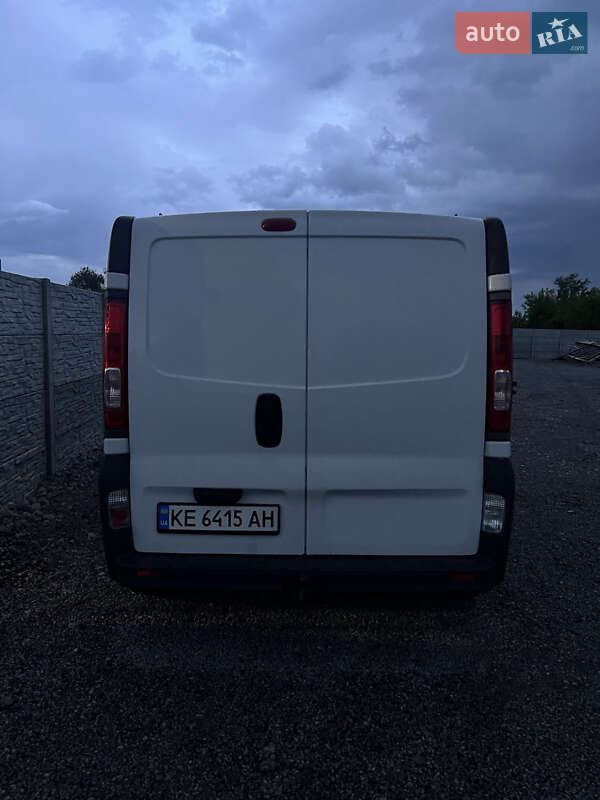 Грузовой фургон Opel Vivaro 2011 в Днепре
