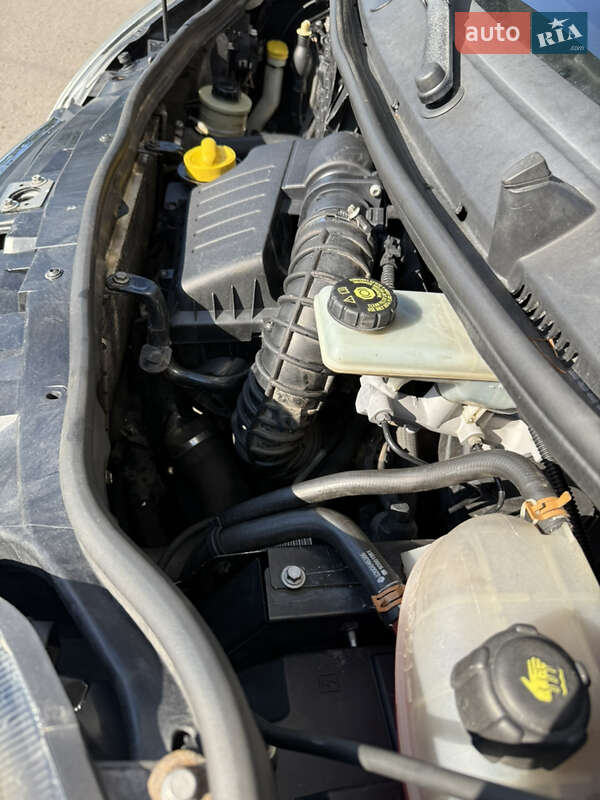 Минивэн Opel Vivaro 2011 в Лозовой