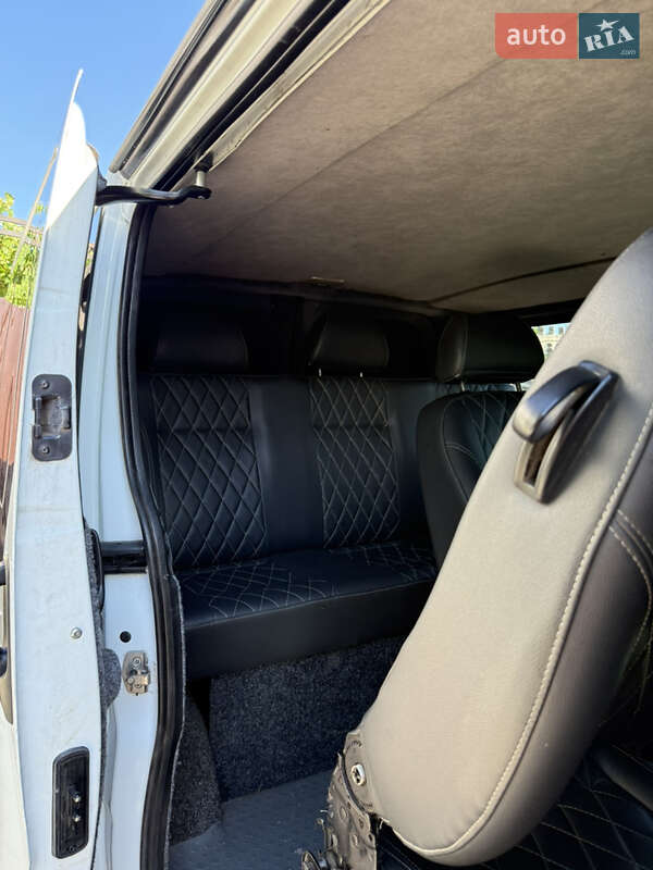 Минивэн Opel Vivaro 2011 в Лозовой