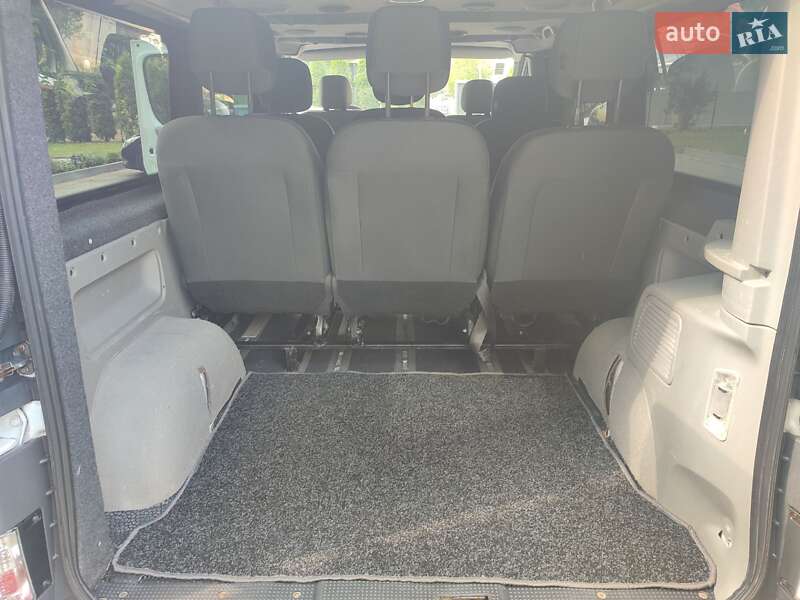 Минивэн Opel Vivaro 2011 в Каменец-Подольском