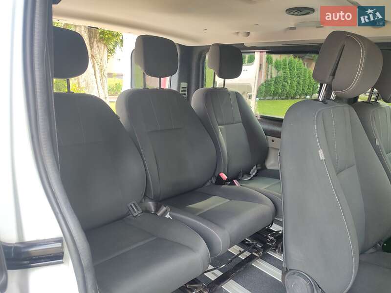 Минивэн Opel Vivaro 2011 в Каменец-Подольском