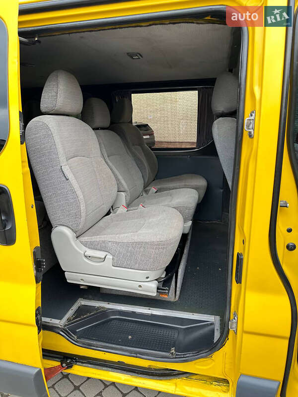 Минивэн Opel Vivaro 2004 в Черновцах