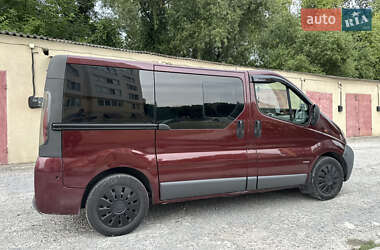 Мінівен Opel Vivaro 2004 в Кам'янець-Подільському