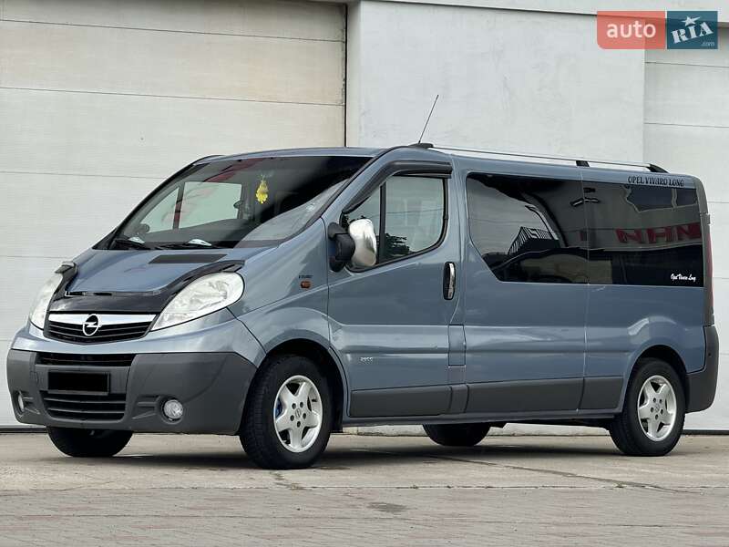 Минивэн Opel Vivaro 2013 в Сарнах
