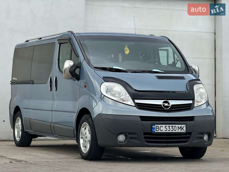 Минивэн Opel Vivaro 2013 в Сарнах