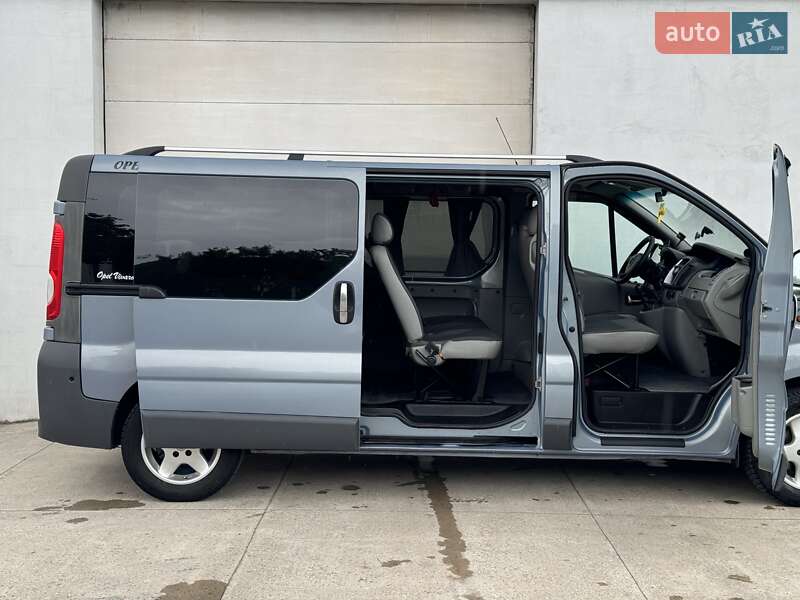 Минивэн Opel Vivaro 2013 в Сарнах