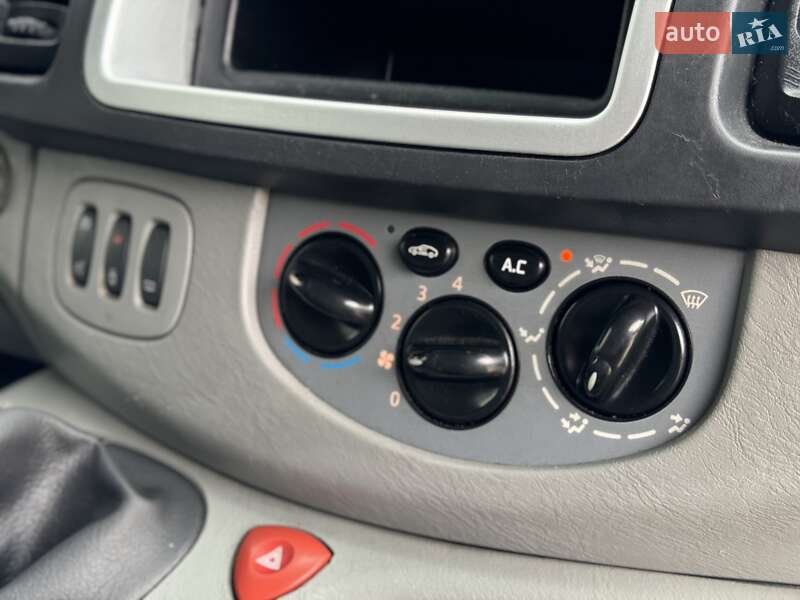 Минивэн Opel Vivaro 2013 в Сарнах