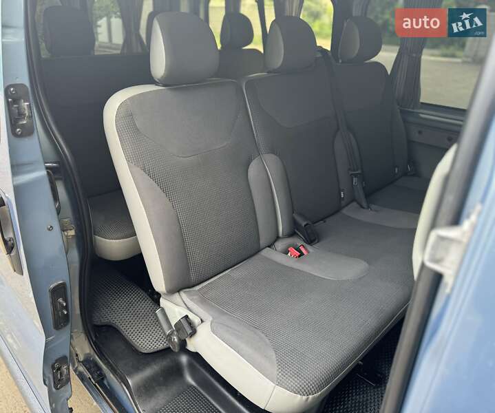 Минивэн Opel Vivaro 2013 в Сарнах
