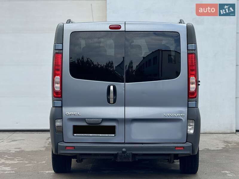 Минивэн Opel Vivaro 2013 в Сарнах