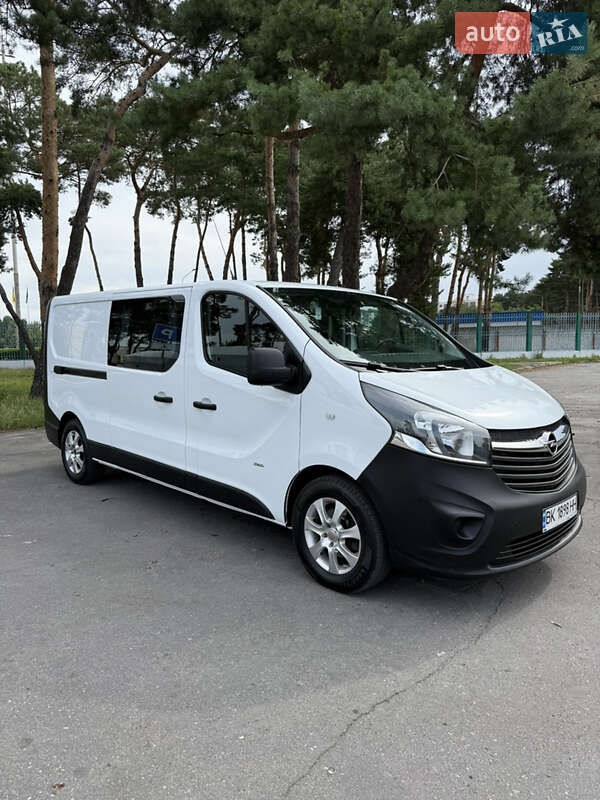 Вантажопасажирський фургон Opel Vivaro 2016 в Вараші