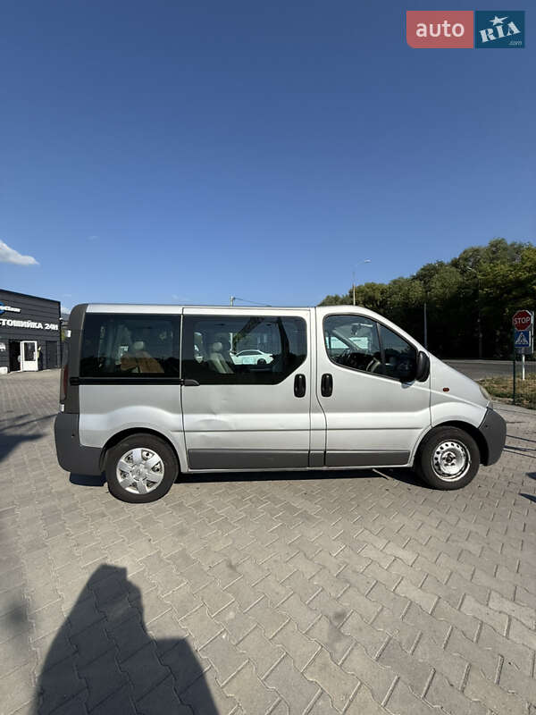 Минивэн Opel Vivaro 2006 в Звягеле