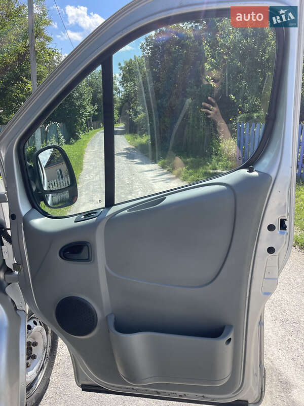 Минивэн Opel Vivaro 2006 в Звягеле