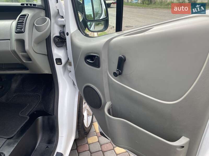 Мінівен Opel Vivaro 2003 в Житомирі