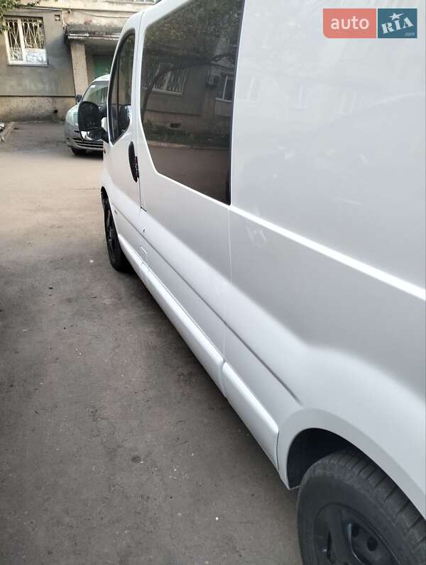 Минивэн Opel Vivaro 2013 в Славянске