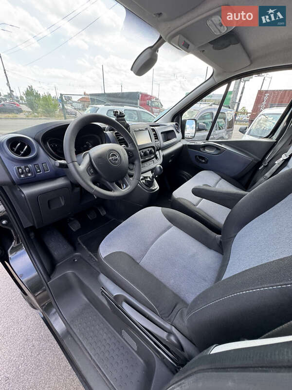 Грузопассажирский фургон Opel Vivaro 2018 в Киеве