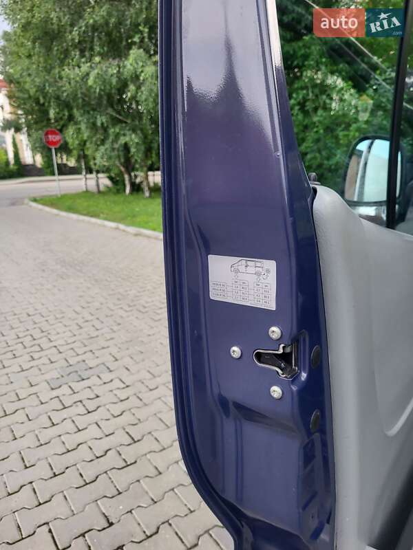 Мінівен Opel Vivaro 2005 в Хмельницькому