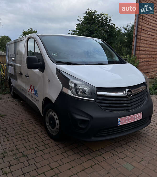 Грузовой фургон Opel Vivaro 2015 в Калуше