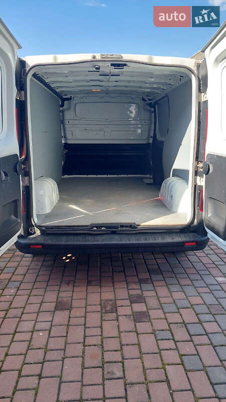 Грузовой фургон Opel Vivaro 2015 в Калуше