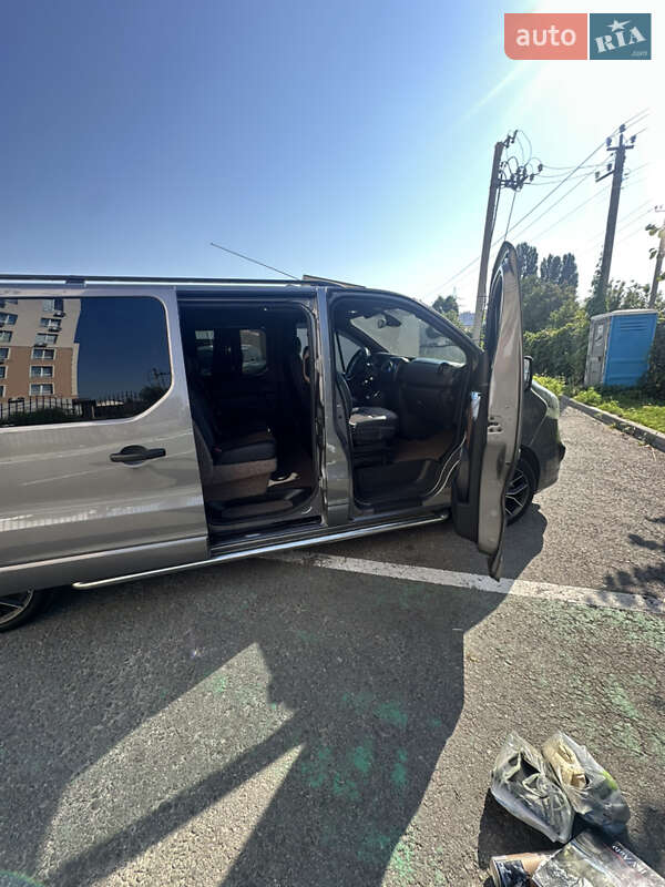 Минивэн Opel Vivaro 2015 в Киеве