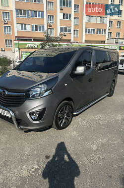 Мінівен Opel Vivaro 2015 в Києві