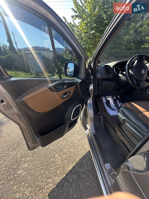 Минивэн Opel Vivaro 2015 в Киеве