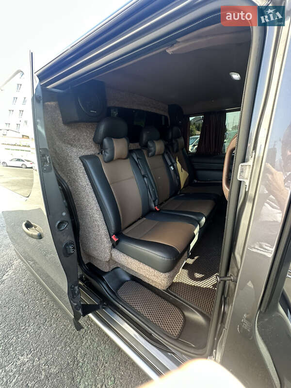 Минивэн Opel Vivaro 2015 в Киеве