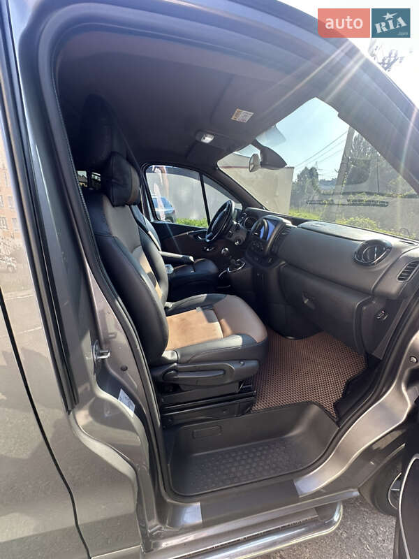 Минивэн Opel Vivaro 2015 в Киеве