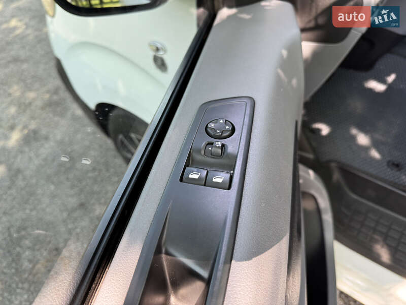 Мінівен Opel Vivaro 2020 в Хмельницькому