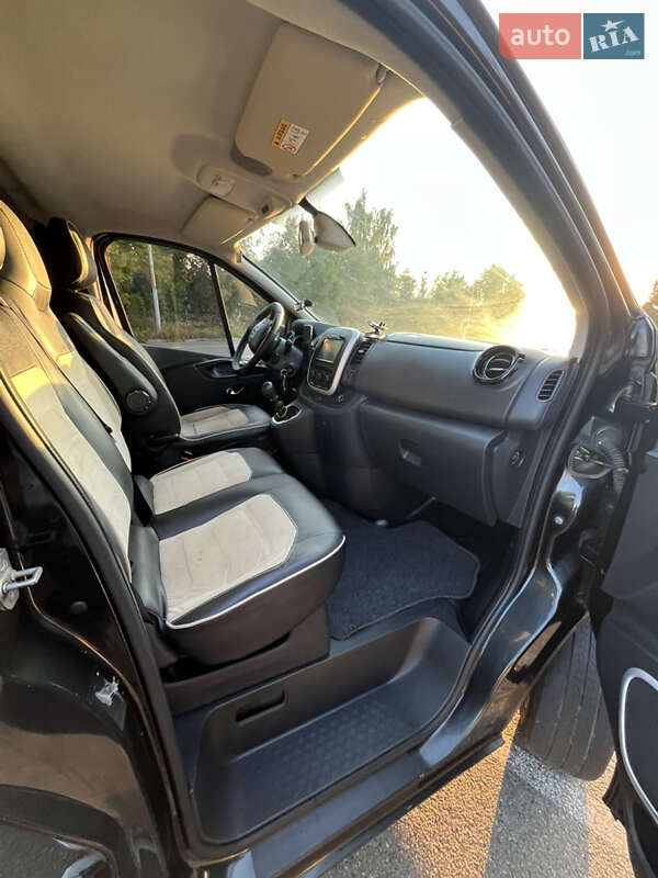 Минивэн Opel Vivaro 2015 в Конотопе