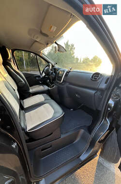 Минивэн Opel Vivaro 2015 в 