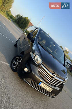 Минивэн Opel Vivaro 2015 в 