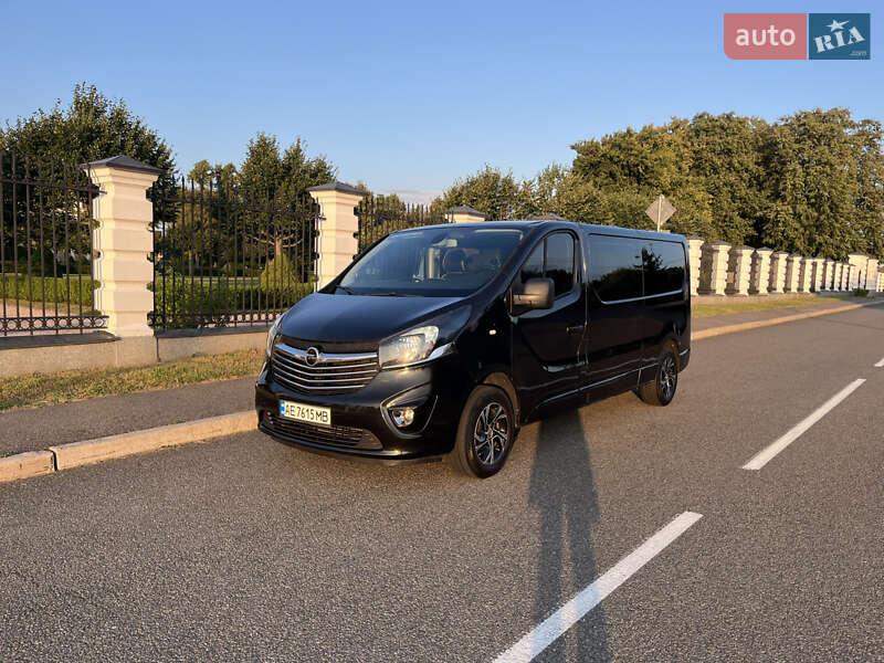 Минивэн Opel Vivaro 2015 в Конотопе