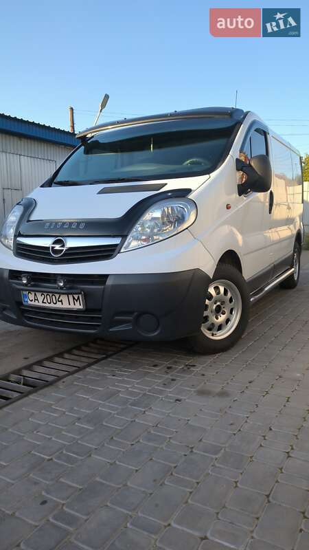 Opel Vivaro 2011