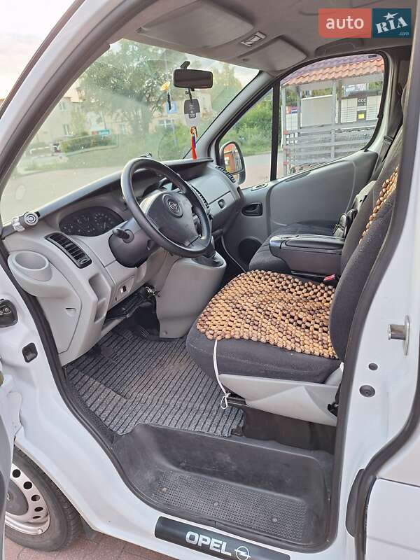 Минивэн Opel Vivaro 2005 в Ратным