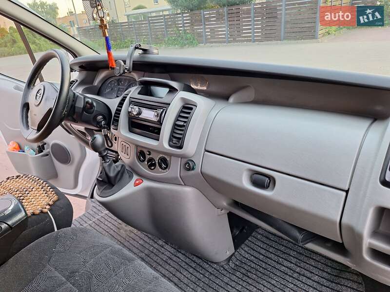 Минивэн Opel Vivaro 2005 в Ратным