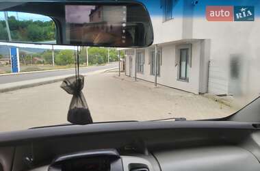 Минивэн Opel Vivaro 2004 в 