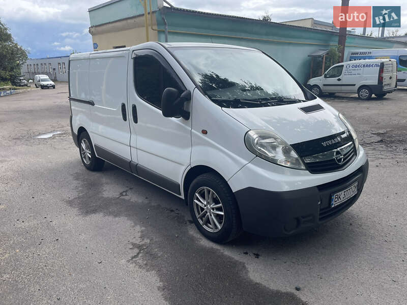 Opel Vivaro 2012