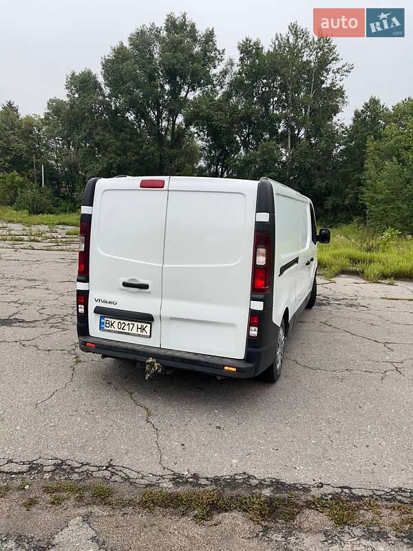 Грузовой фургон Opel Vivaro 2017 в Полтаве
