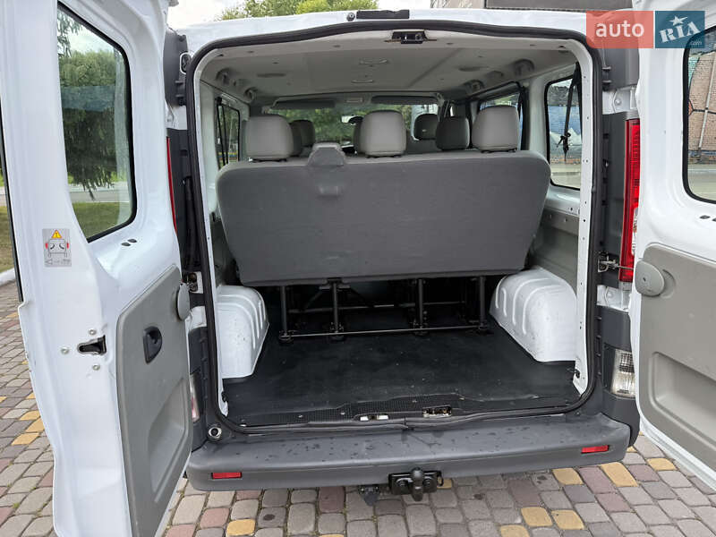 Минивэн Opel Vivaro 2012 в Луцке