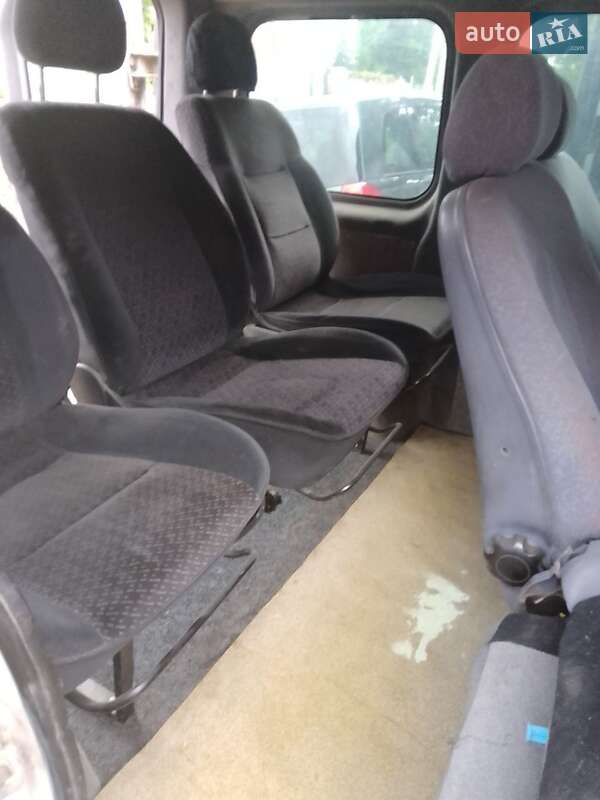 Мінівен Opel Vivaro 2002 в Городенці