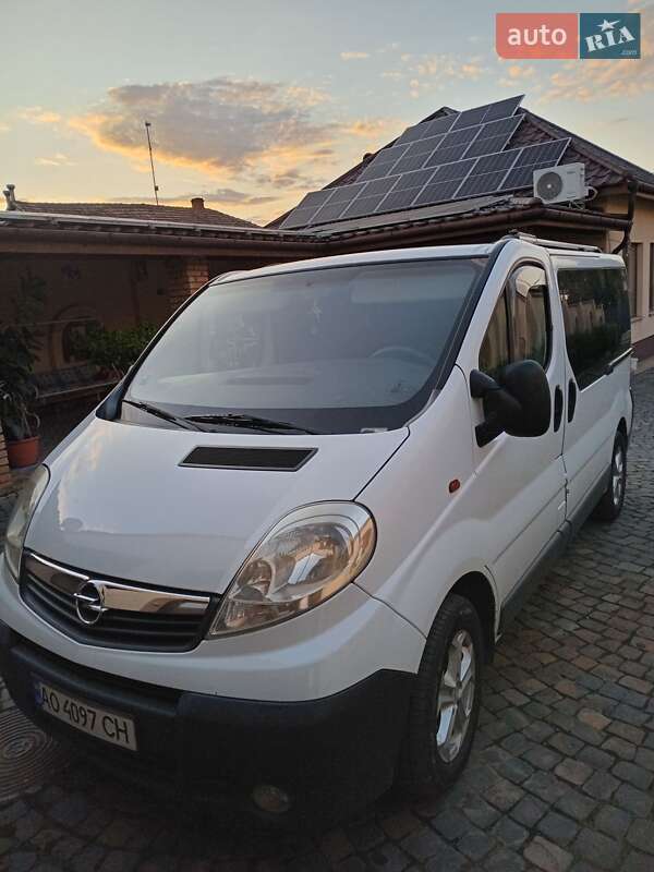 Минивэн Opel Vivaro 2007 в Берегово фото Минивэн Opel Vivaro 2007 в Берегово