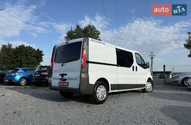 Вантажний фургон Opel Vivaro 2013 в Рівному