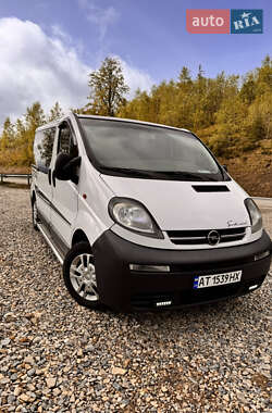 Минивэн Opel Vivaro 2005 в Полянице