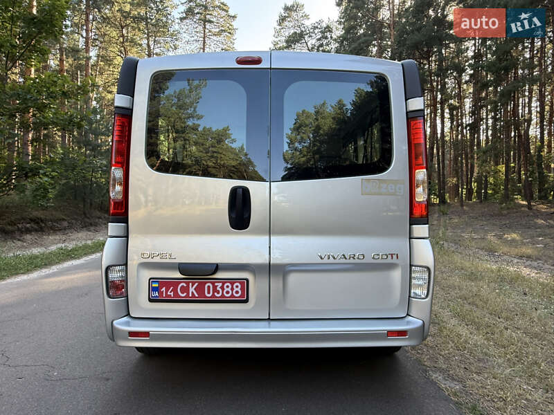 Минивэн Opel Vivaro 2014 в Киеве