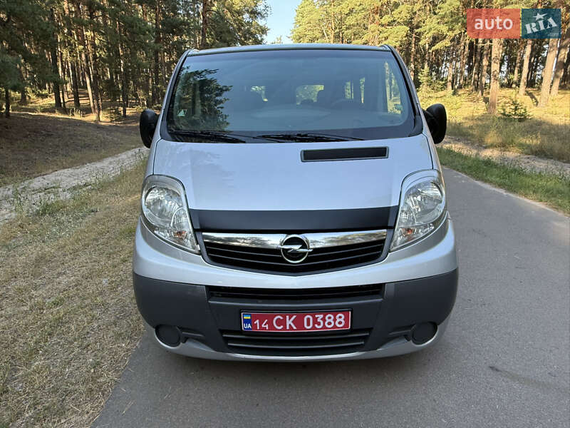 Минивэн Opel Vivaro 2014 в Киеве